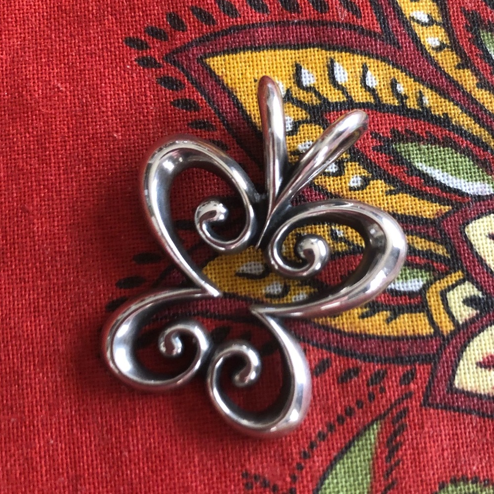 Retired James Avery Choker Pendant
